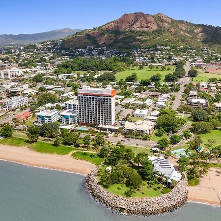 Aquarius On The Beach Townsville Exterior foto
