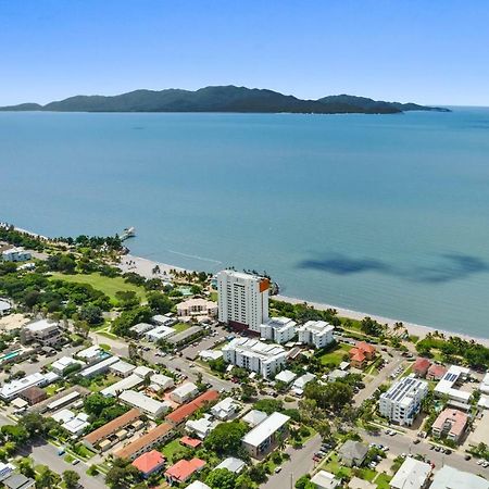 Aquarius On The Beach Townsville Exterior foto