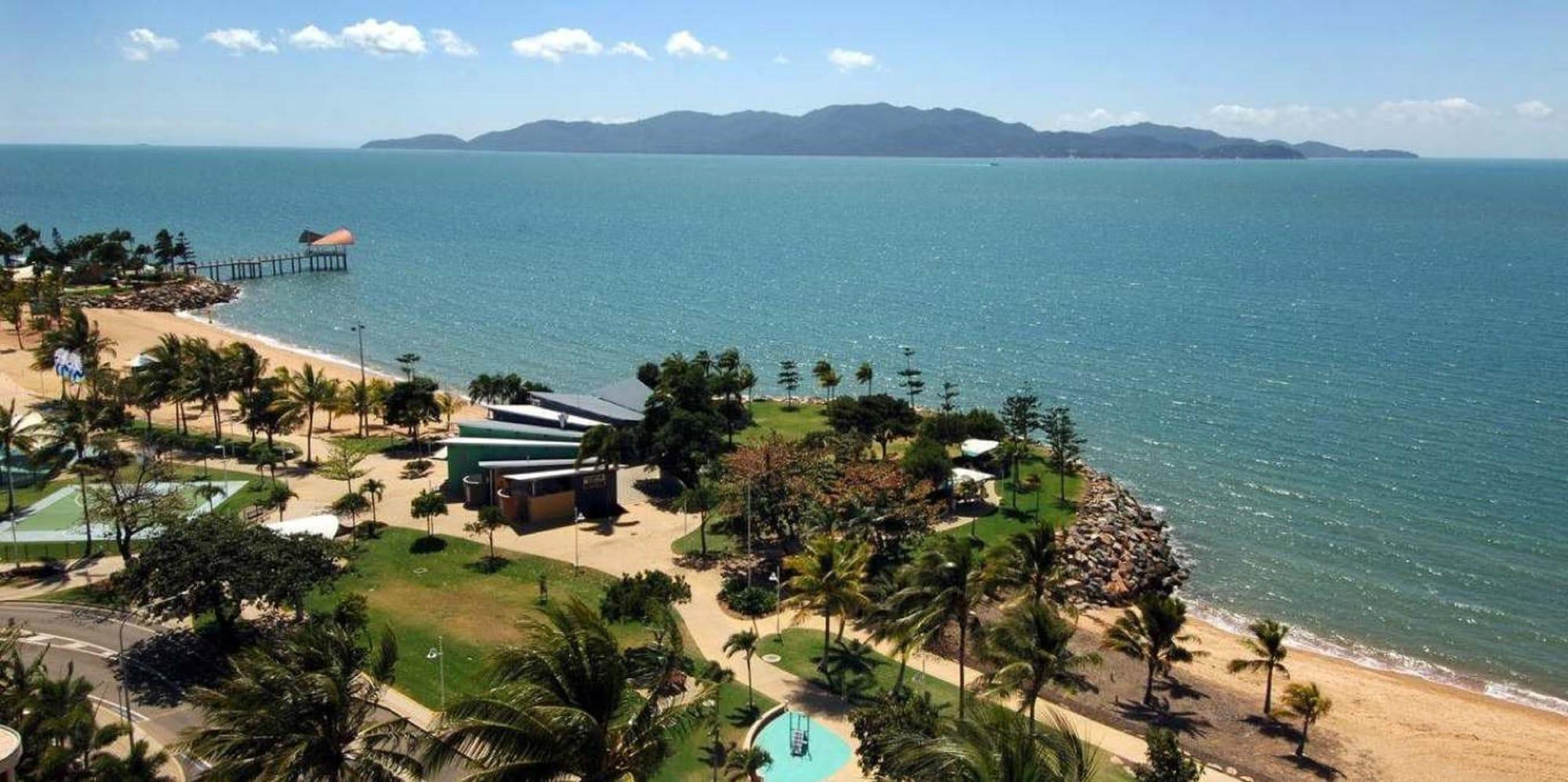 Aquarius On The Beach Townsville Exterior foto