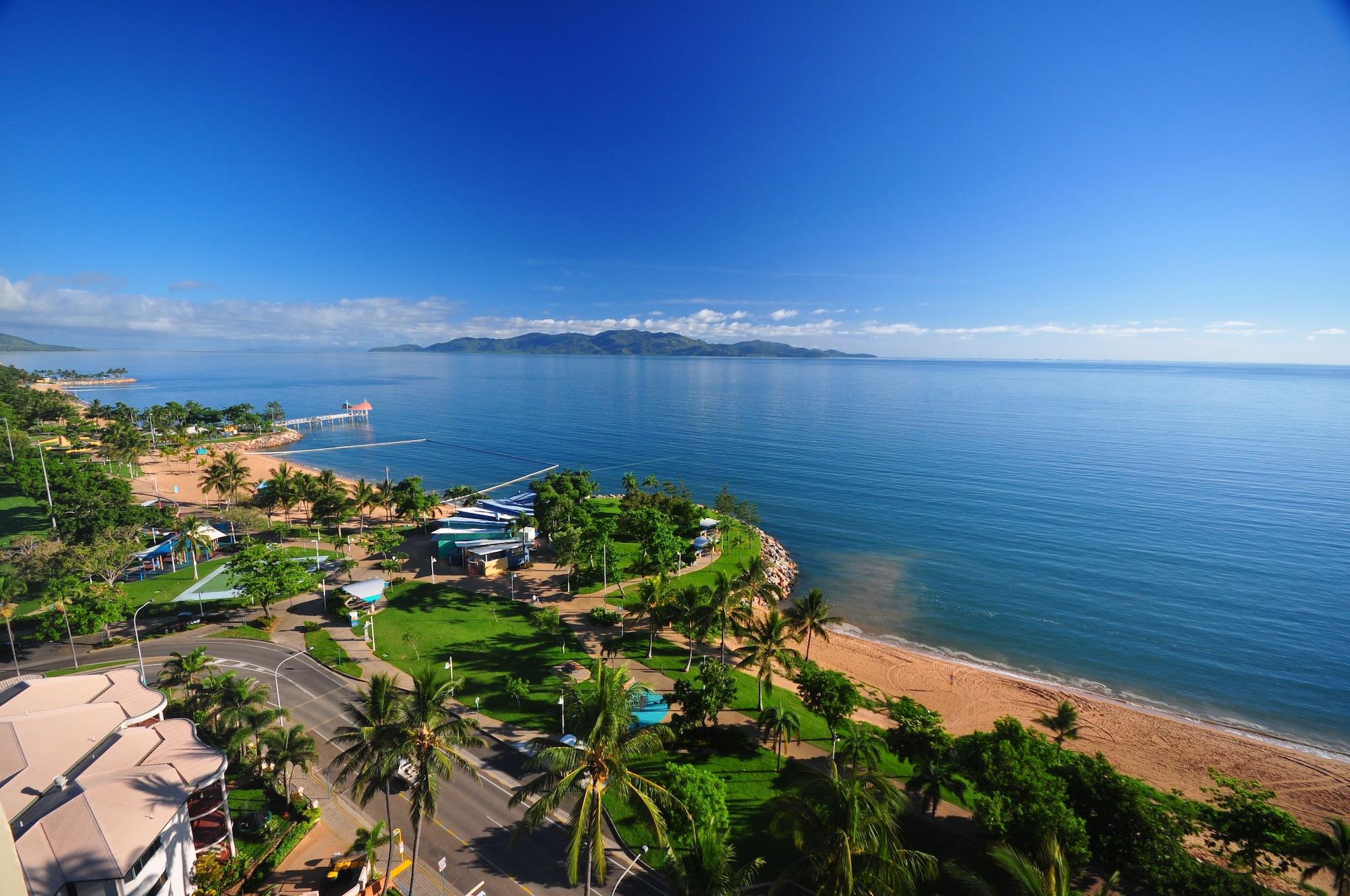 Aquarius On The Beach Townsville Exterior foto