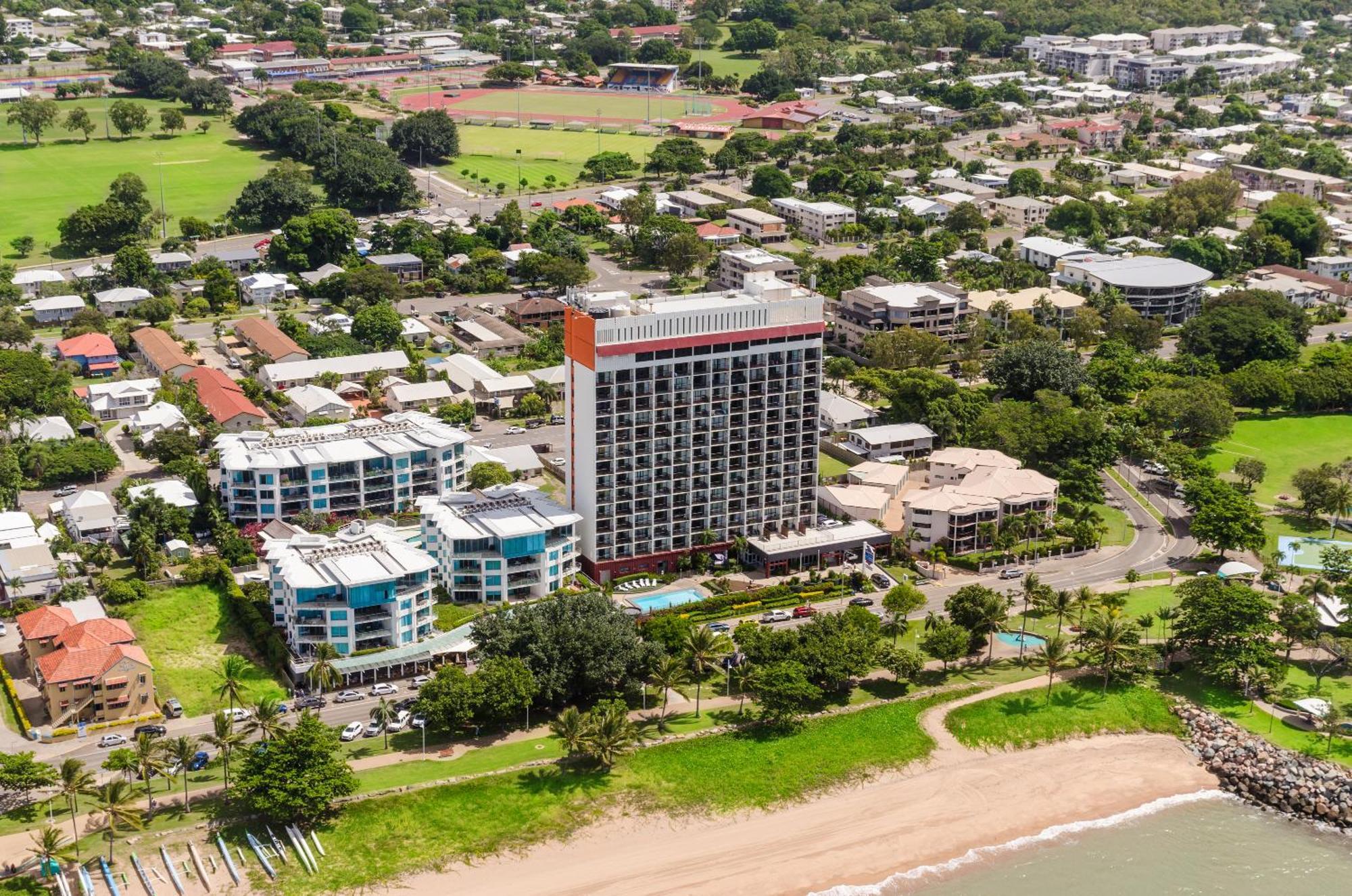Aquarius On The Beach Townsville Exterior foto