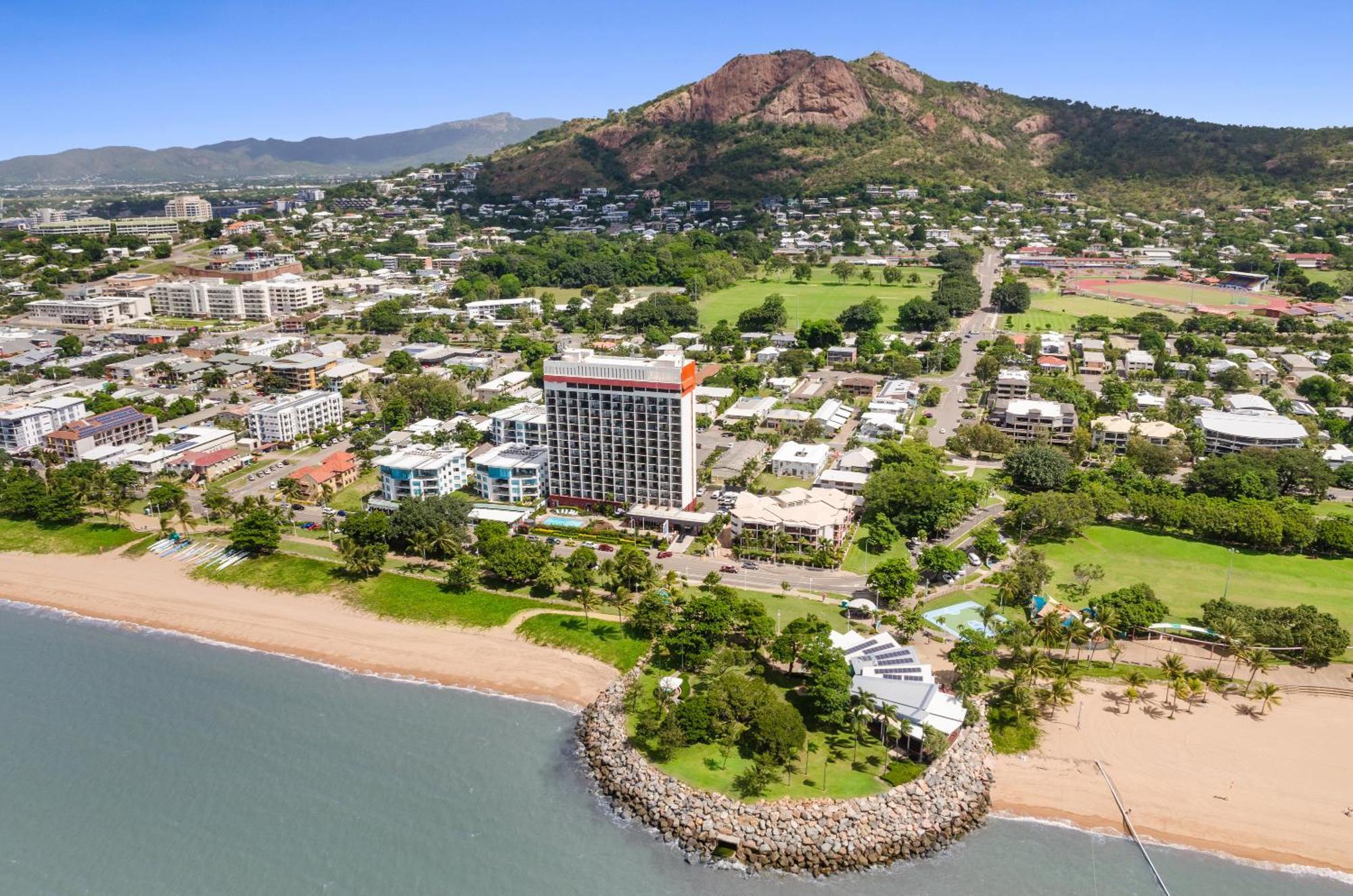 Aquarius On The Beach Townsville Exterior foto